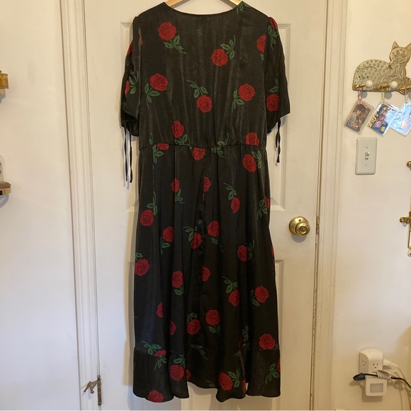 Torrid Silky Brushed Charmeuse Rose Print Faux Wrap Midi Dress - Picture 3 of 9